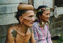 Dayak Mann und Frau