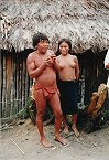 Yanomami Indianer - Satz und Kekse sind begehrt